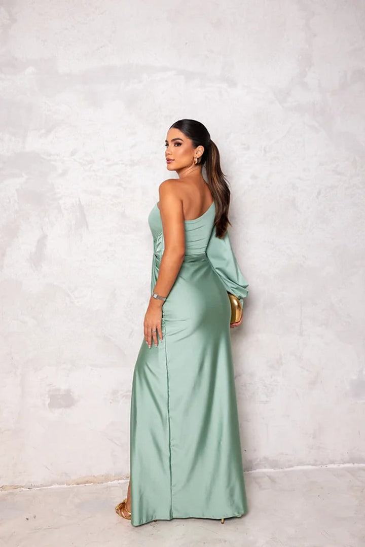 Hilda - Elegant dress with finesse