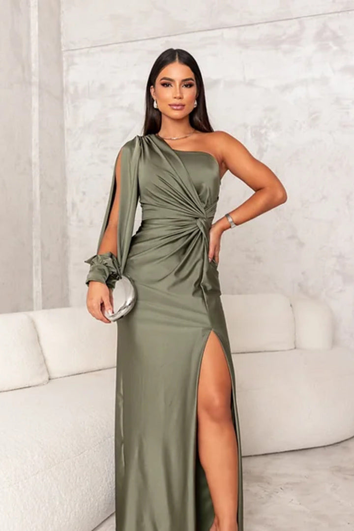 Hilda - Elegant dress with finesse
